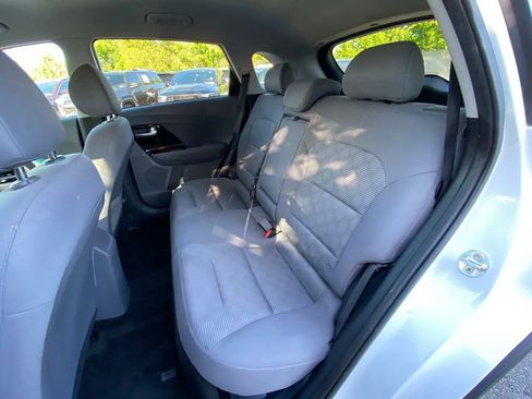 Used 2022 Kia Niro LXS w/ Digital Cluster Package FWD image 31