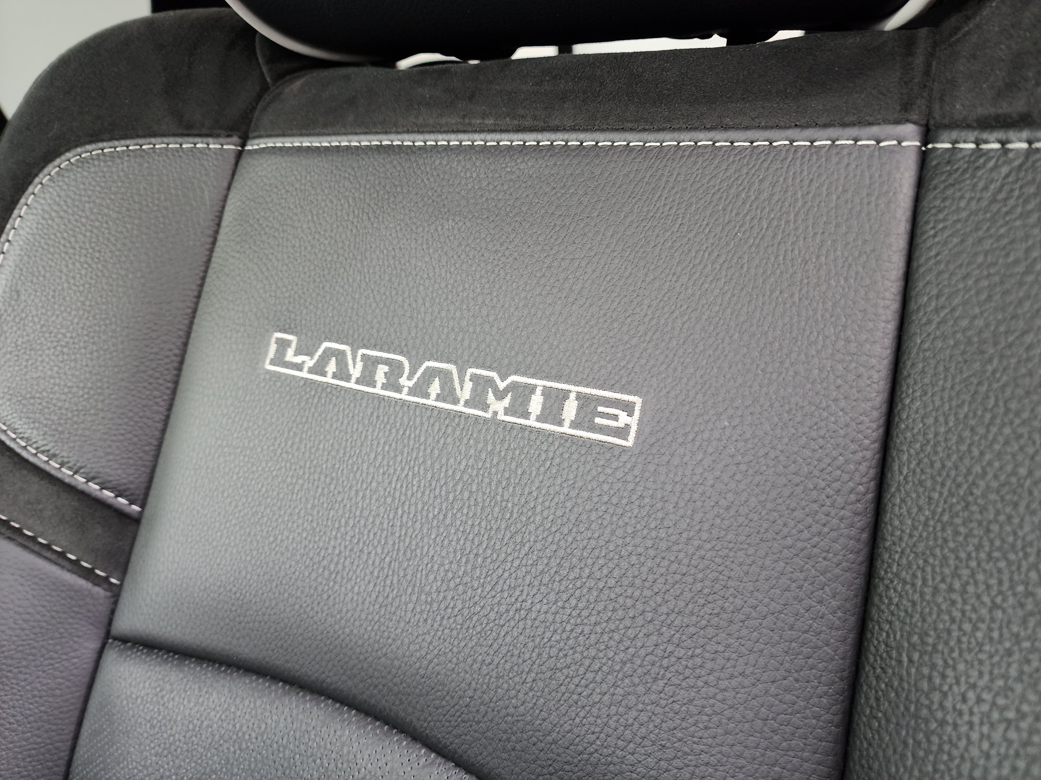 Used 2026 RAM 3500 Laramie AWD/4WD image 47