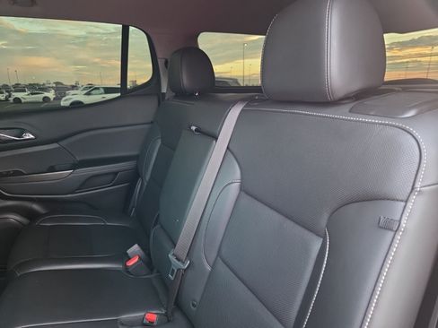 Used 2023 GMC Acadia SLT FWD image 14