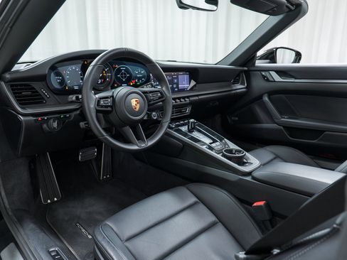 Certified 2021 Porsche 911 Carrera image 4