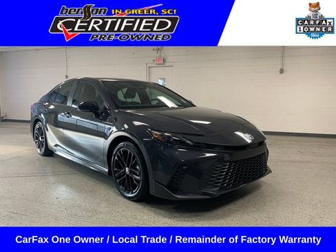 Used 2025 Toyota Camry SE FWD image 1