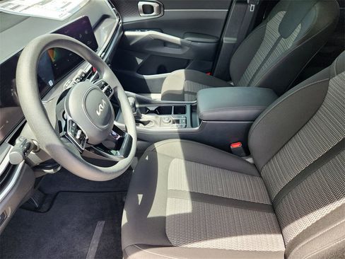 New 2025 Kia Sorento LX image 7