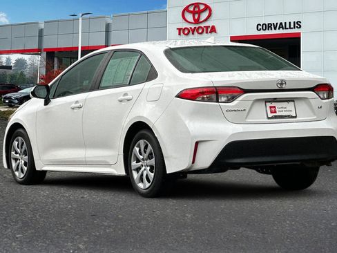 Used 2023 Toyota Corolla LE image 6