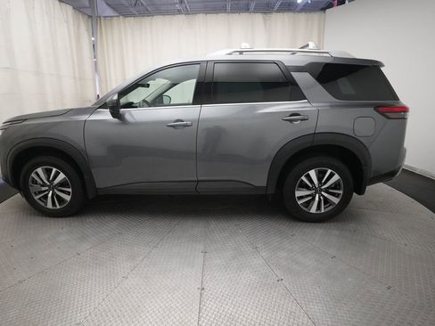 Certified 2025 Nissan Pathfinder SL w/ Black Appearance Package AWD/4WD image 25