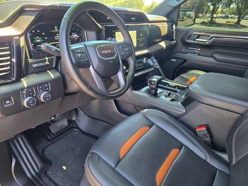 Used 2025 GMC Sierra 1500 AT4 w/ AT4 Premium Package AWD/4WD image 10