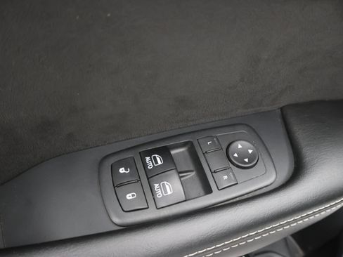 Used 2017 Dodge Challenger SRT Hellcat RWD image 37