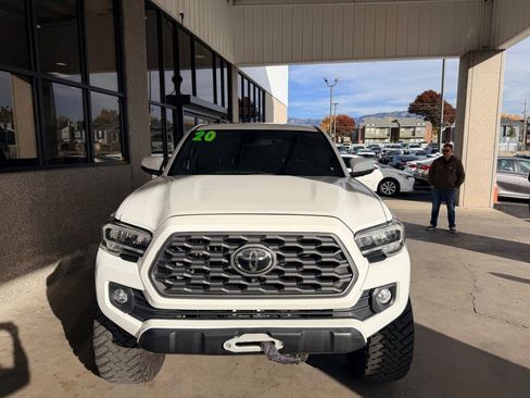Used 2020 Toyota Tacoma TRD Off-Road image 27