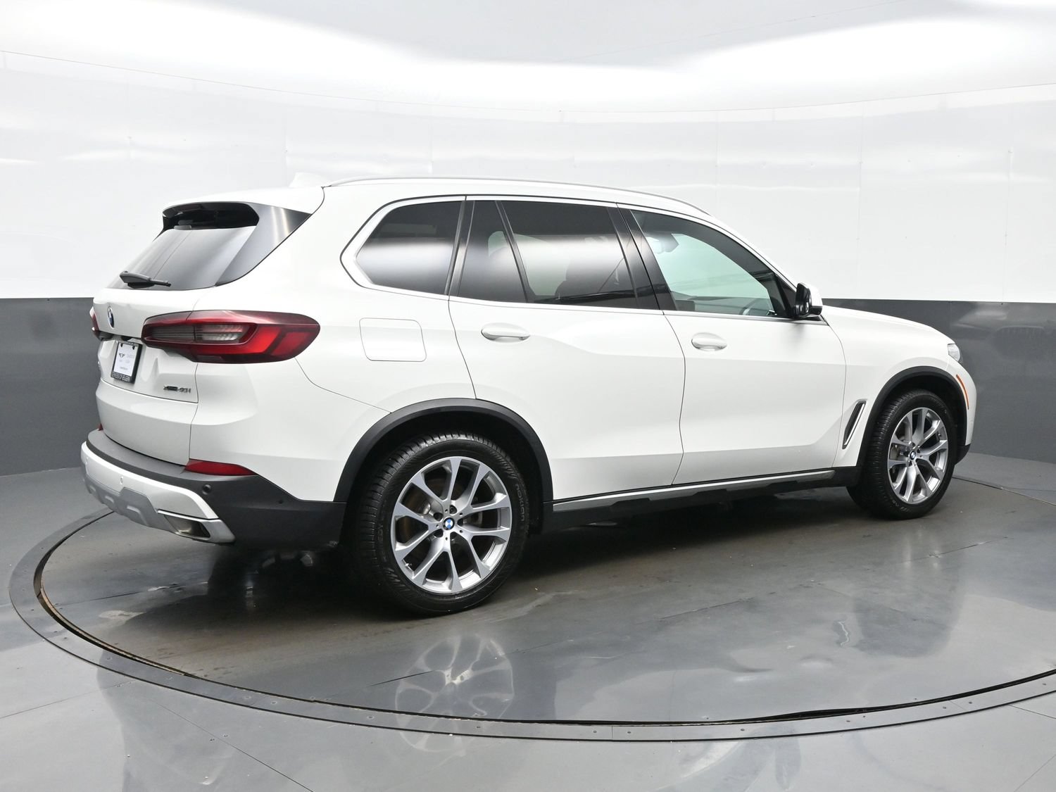 Used 2023 BMW X5 xDrive40i AWD/4WD image 6