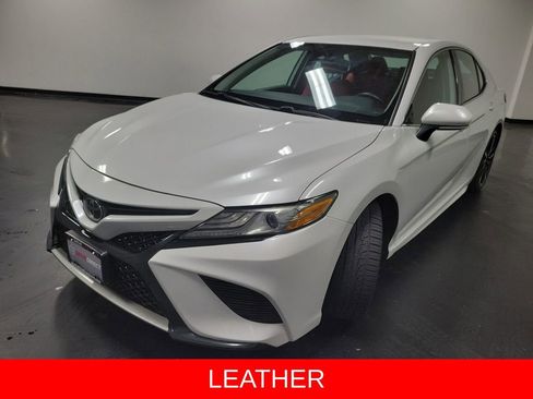 Used 2019 Toyota Camry XSE FWD image 4