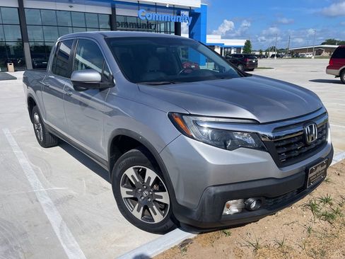 Used 2018 Honda Ridgeline RTL-T image 3
