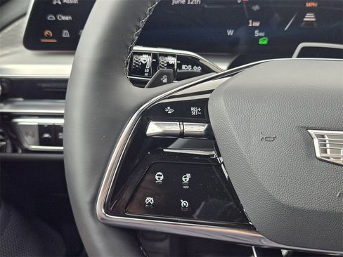 New 2025 Cadillac Lyriq Luxury image 30