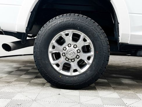 Used 2022 RAM 2500 Laramie w/ Safety Group B image 10