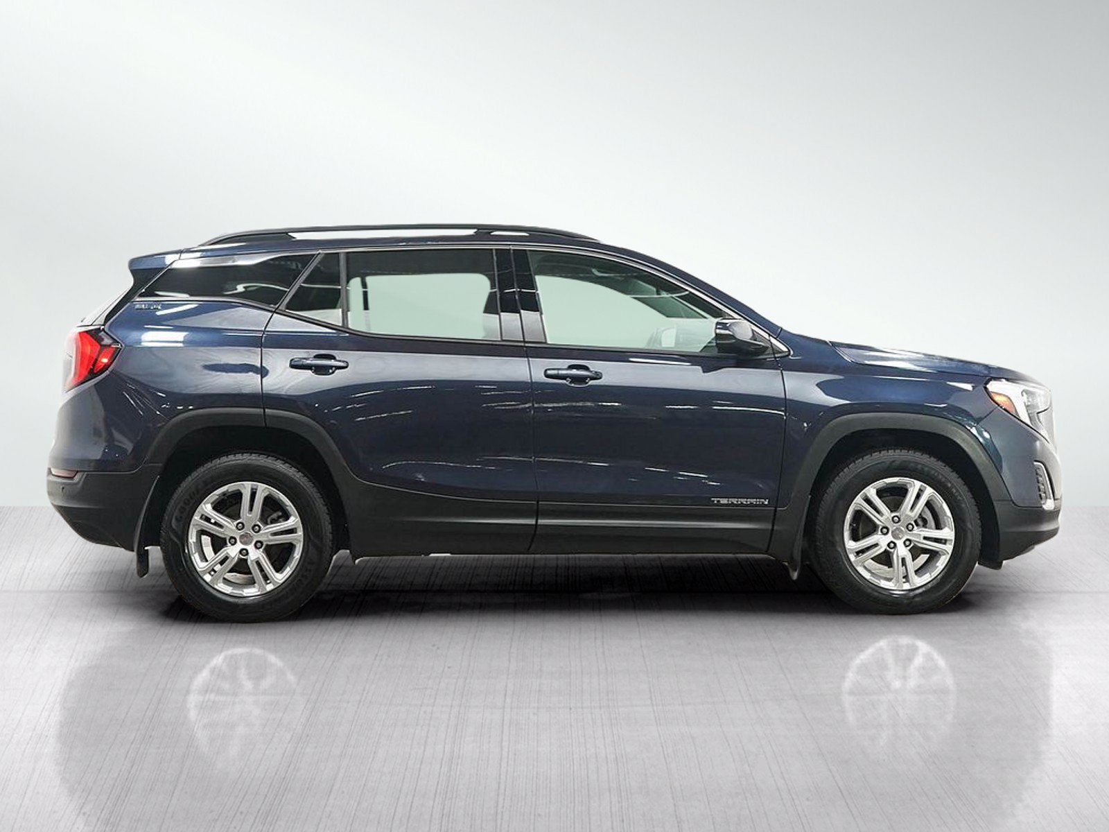 Used 2019 GMC Terrain SLE w/ Driver Convenience Package AWD/4WD image 6
