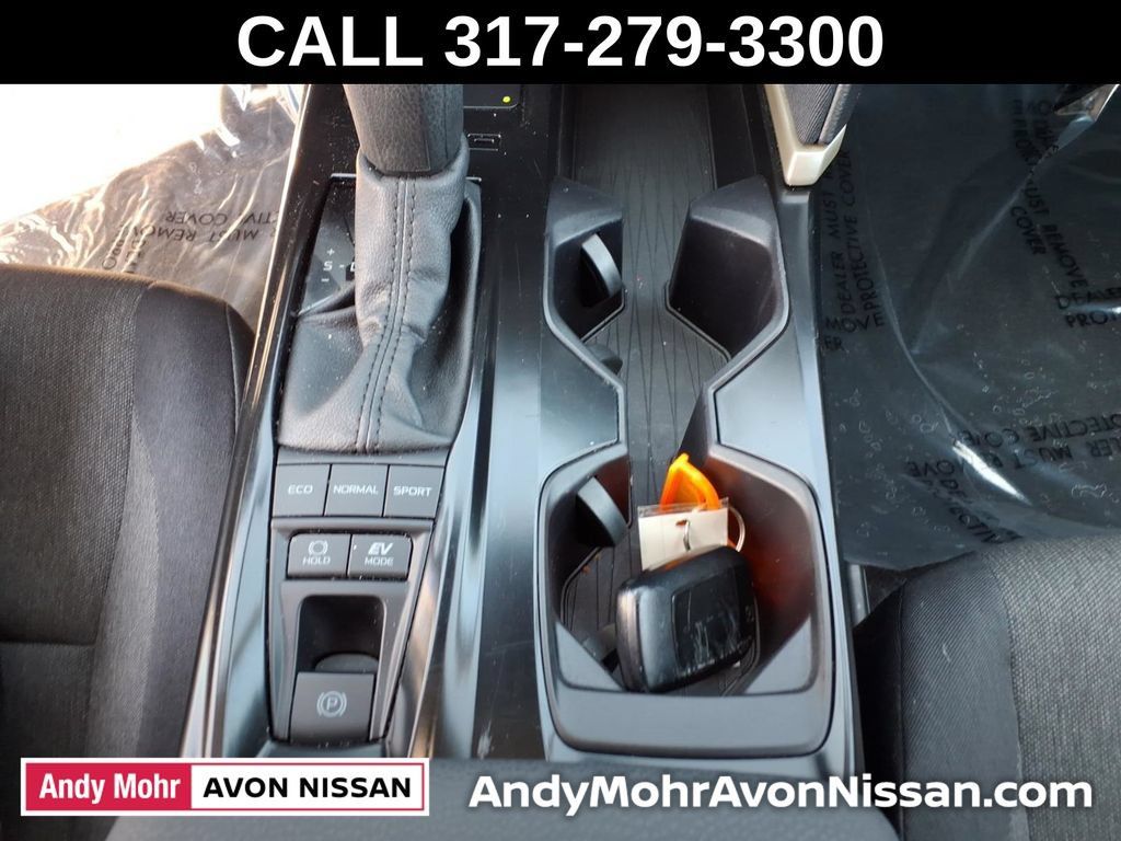 Used 2025 Toyota Camry LE FWD image 33