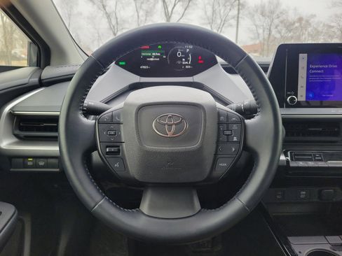 Used 2024 Toyota Prius LE FWD image 18