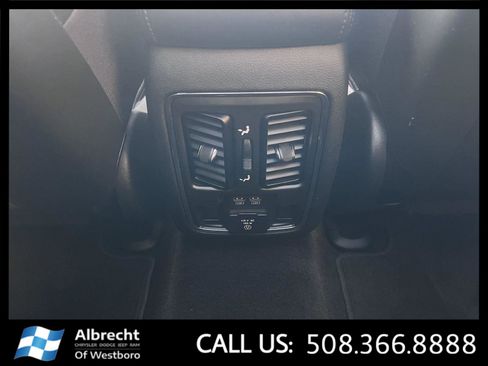 Used 2022 Jeep Grand Cherokee Limited image 25