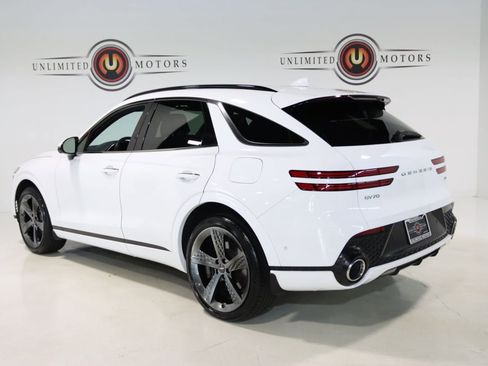 Used 2023 Genesis GV70 2.5T w/ Sport Prestige Package AWD/4WD image 3