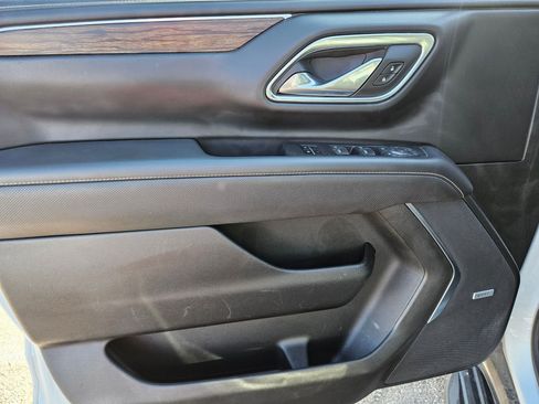 Used 2024 Chevrolet Suburban Premier image 13