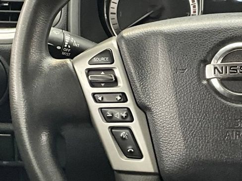 Used 2017 Nissan Titan SV AWD/4WD image 16