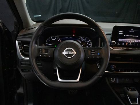 Used 2023 Nissan Rogue SV w/ SV Premium B Package image 23