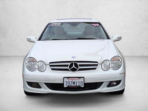 Used 2009 Mercedes-Benz CLK 350 Coupe image 2