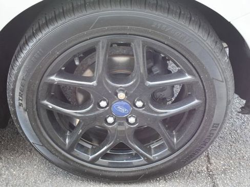 Used 2016 Ford Focus SE w/ Equipment Group 201A FWD image 41