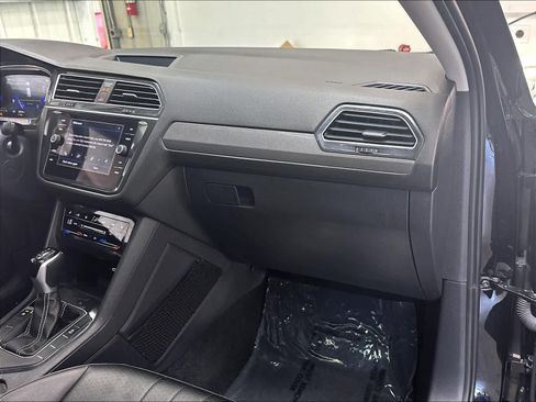 Used 2024 Volkswagen Tiguan SE w/ Panoramic Sunroof Package AWD/4WD image 29