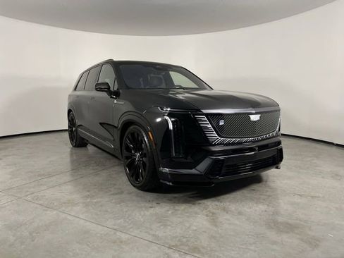 Used 2026 Cadillac Vistiq Platinum AWD/4WD image 2