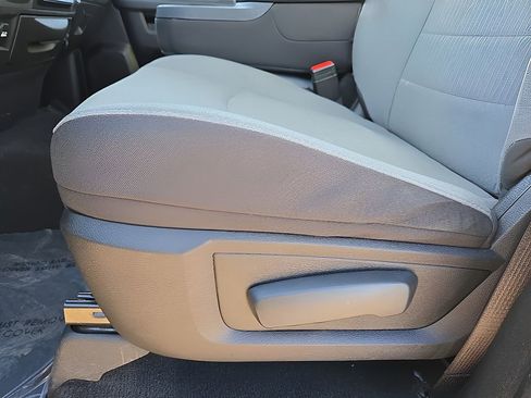 Used 2024 RAM 1500 Classic SLT image 24