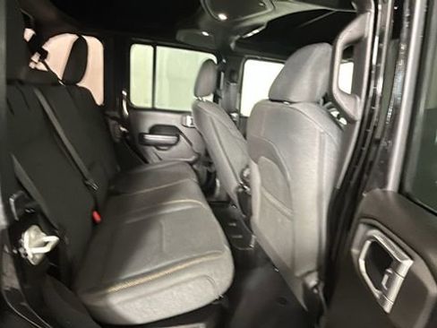 Used 2024 Jeep Wrangler Unlimited w/ Convenience Group AWD/4WD image 28