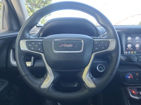 Used 2022 GMC Terrain Denali w/ Denali Premium Package AWD/4WD image 9