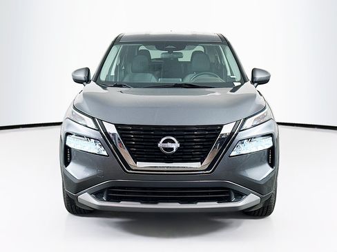 Used 2023 Nissan Rogue SV AWD/4WD image 2