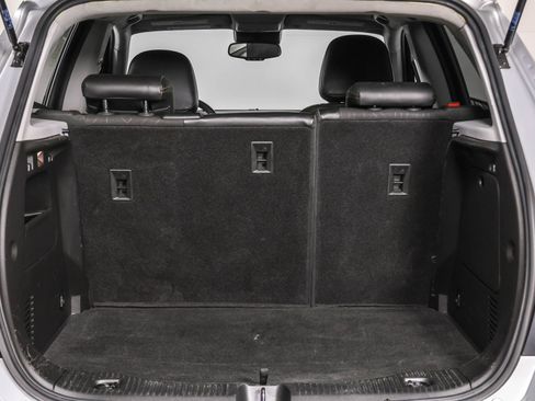 Used 2022 Chevrolet Trax LT w/ LT Convenience Package image 39