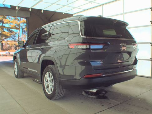 Used 2023 Jeep Grand Cherokee L Limited w/ Luxury Tech Group II image 3