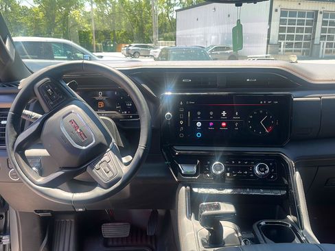 Used 2025 GMC Sierra 1500 AT4 w/ AT4 Premium Package AWD/4WD image 12