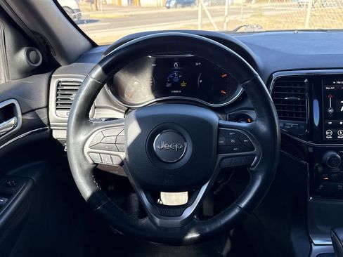 Used 2019 Jeep Grand Cherokee Limited image 16