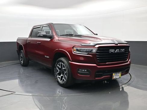 Used 2025 RAM 1500 Laramie AWD/4WD image 3