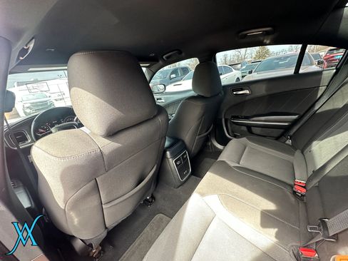 Used 2022 Dodge Charger SXT RWD image 23