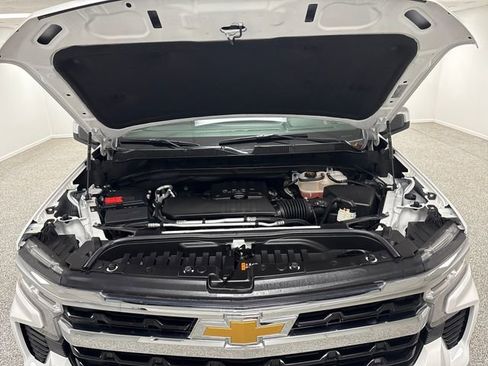 Used 2024 Chevrolet Silverado 1500 LT image 18