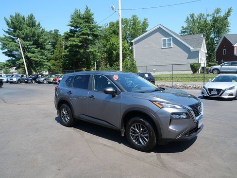 Used 2021 Nissan Rogue S FWD image 2