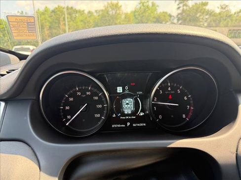 Used 2019 Land Rover Discovery Sport HSE AWD/4WD image 8