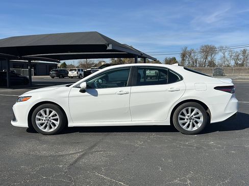 Used 2024 Toyota Camry LE image 5