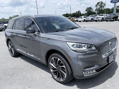 Used 2024 Lincoln Aviator Reserve w/ Equipment Group 201A AWD/4WD image 2