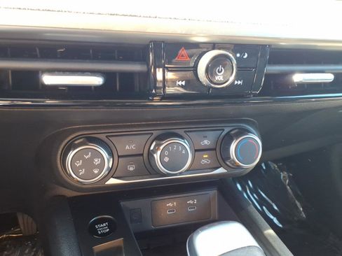 Certified 2025 Nissan Kicks SV w/ Charging Package image 23