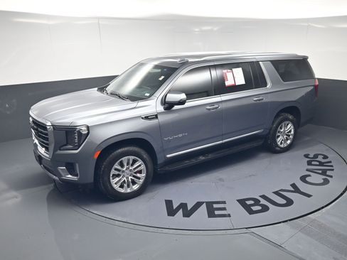 Used 2021 GMC Yukon XL SLT w/ SLT Premium Package image 30