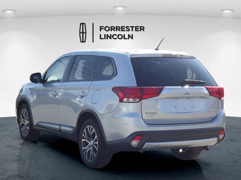 Used 2016 Mitsubishi Outlander ES image 5