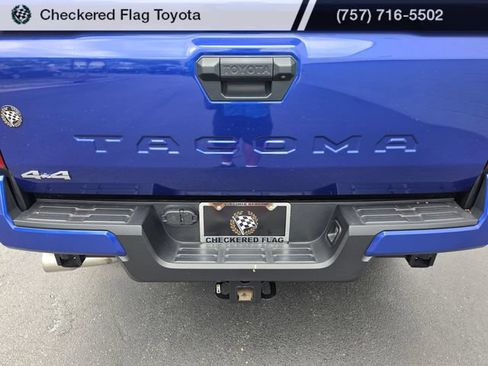 Used 2025 Toyota Tacoma SR5 AWD/4WD image 15