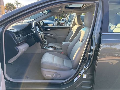 Used 2012 Toyota Camry image 11