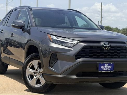 Used 2025 Toyota RAV4 XLE FWD image 2