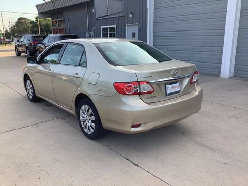 Used 2013 Toyota Corolla LE FWD image 6